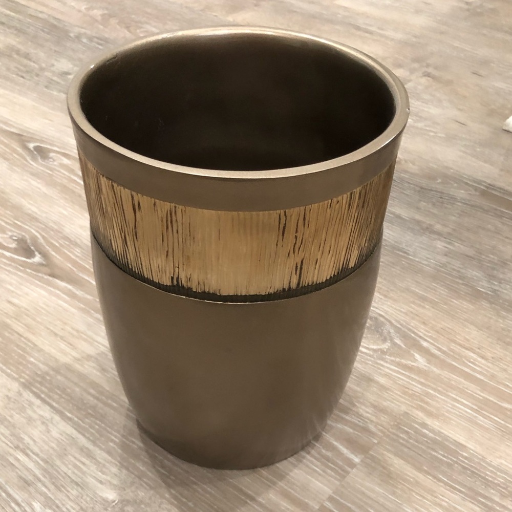 Bath garbage can